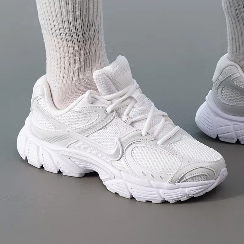 Nike W NIKE V5 RNR HQ7901-101  - Women Shoes Nike ulasan dan harga