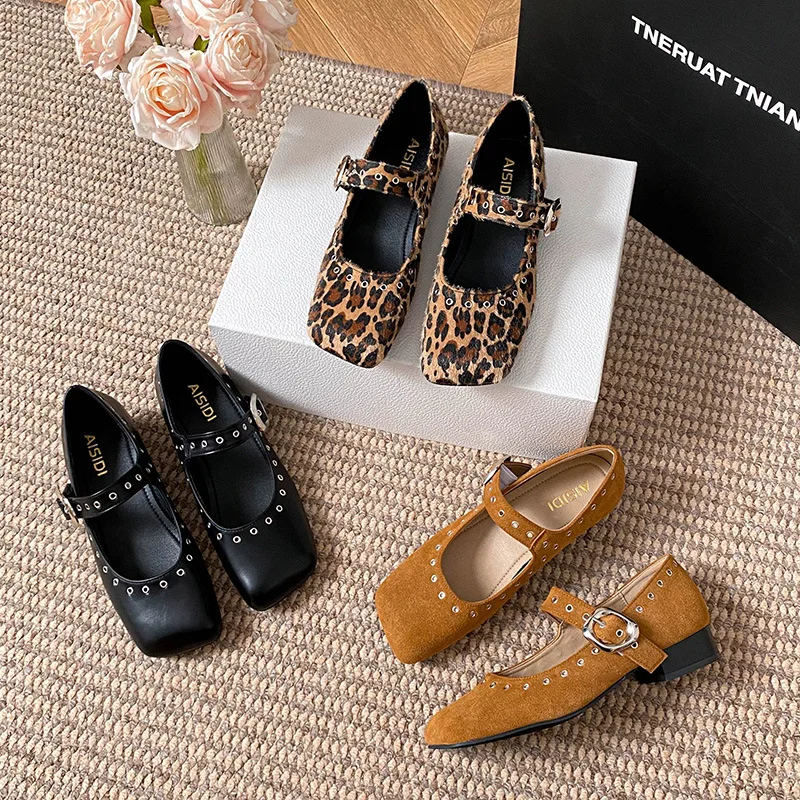 Retro Rivet Low Heel Mary Jane - Women Shoes Brand ulasan dan harga
